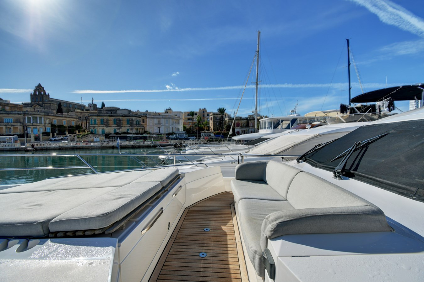 https://arconyachts.ams3.digitaloceanspaces.com/222360/conversions/large_4886049-optimize.jpg