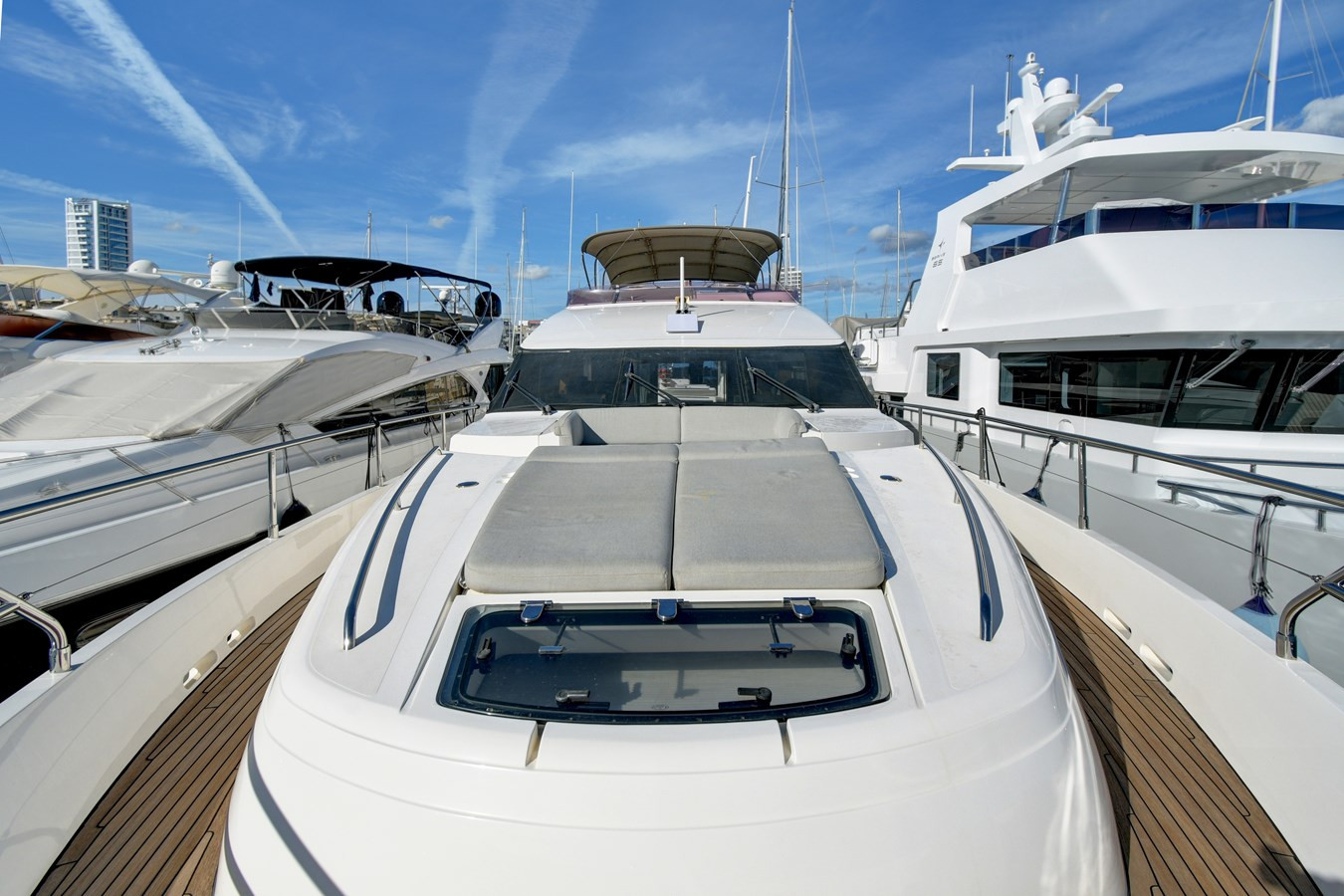 https://arconyachts.ams3.digitaloceanspaces.com/222362/conversions/large_4886051-optimize.jpg