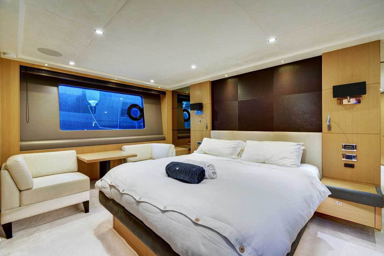 https://arconyachts.ams3.digitaloceanspaces.com/222380/conversions/large_4886069-optimize.jpg