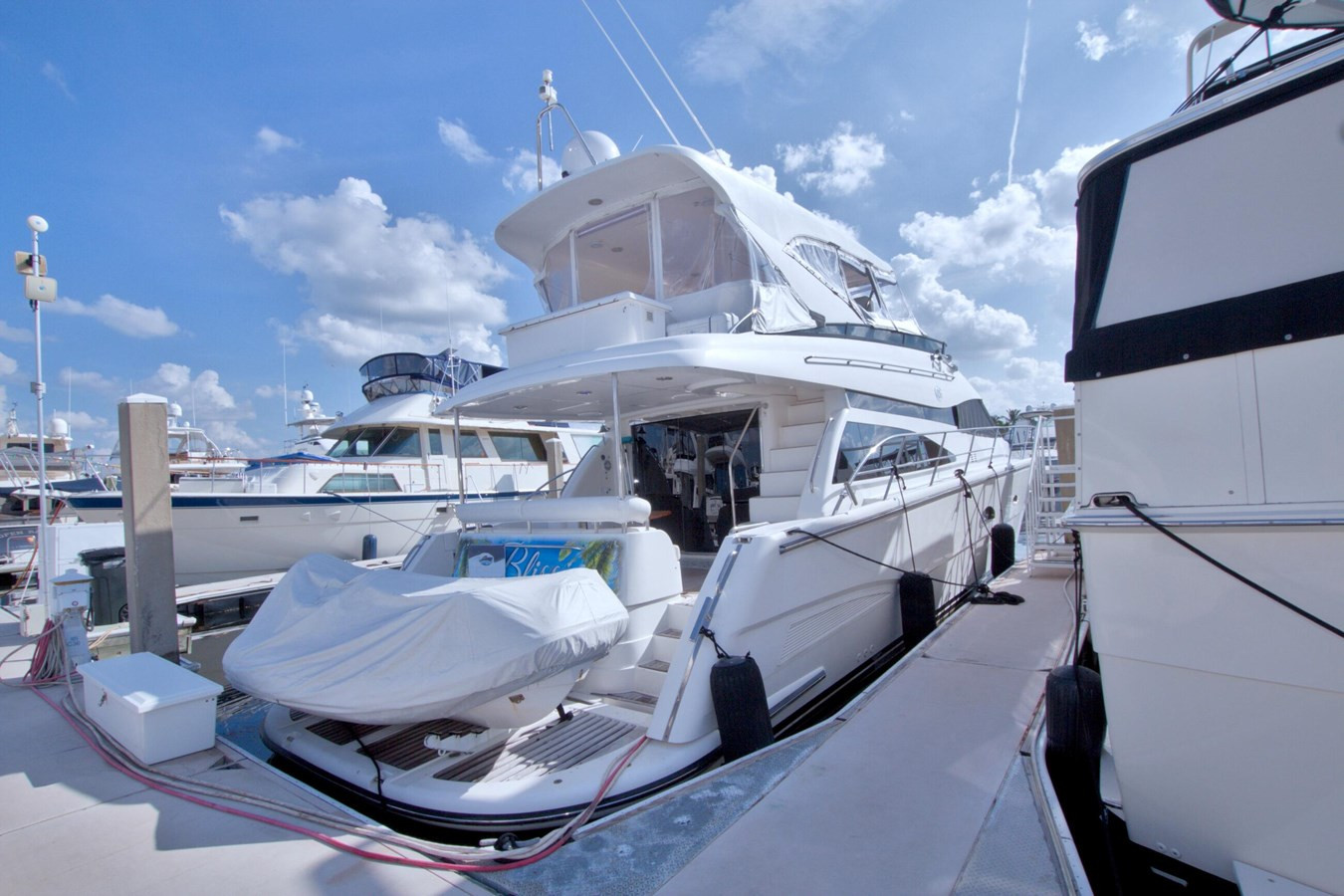 https://arconyachts.ams3.digitaloceanspaces.com/222533/conversions/large_4884038-optimize.jpg