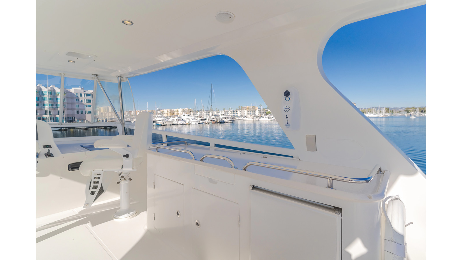 https://arconyachts.ams3.digitaloceanspaces.com/222550/conversions/large_4886514-optimize.jpg