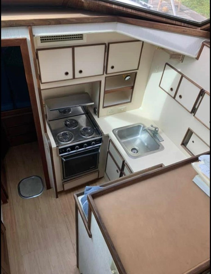 HATTERAS 36 CONVERTIBLE