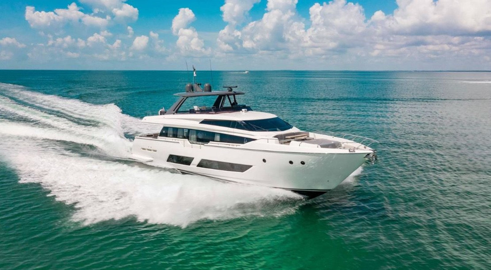 FERRETTI 850