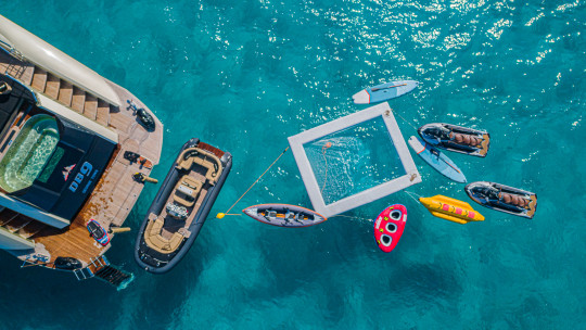 Palmer Johnson DB9 52m