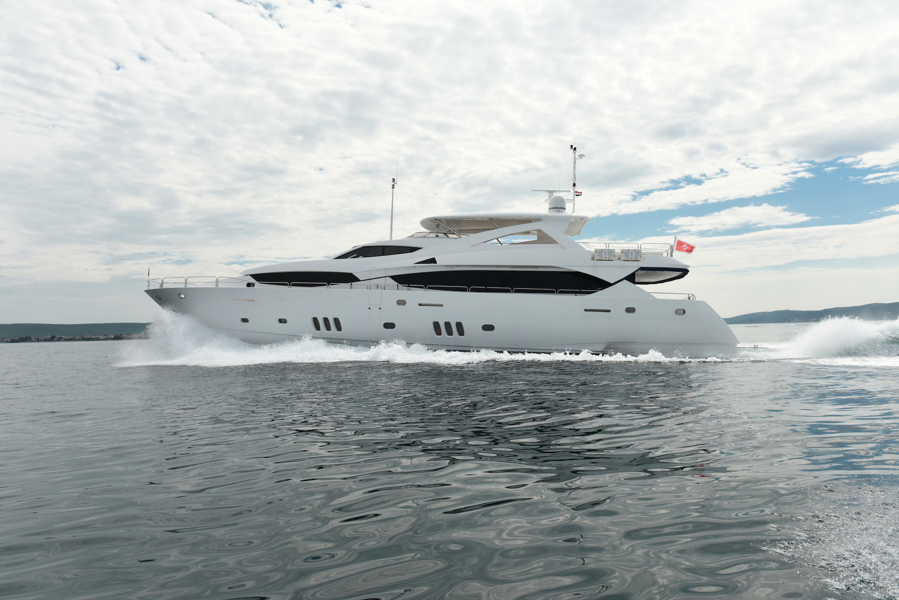 https://arconyachts.ams3.digitaloceanspaces.com/39172/conversions/243_9794697684-optimize.jpg