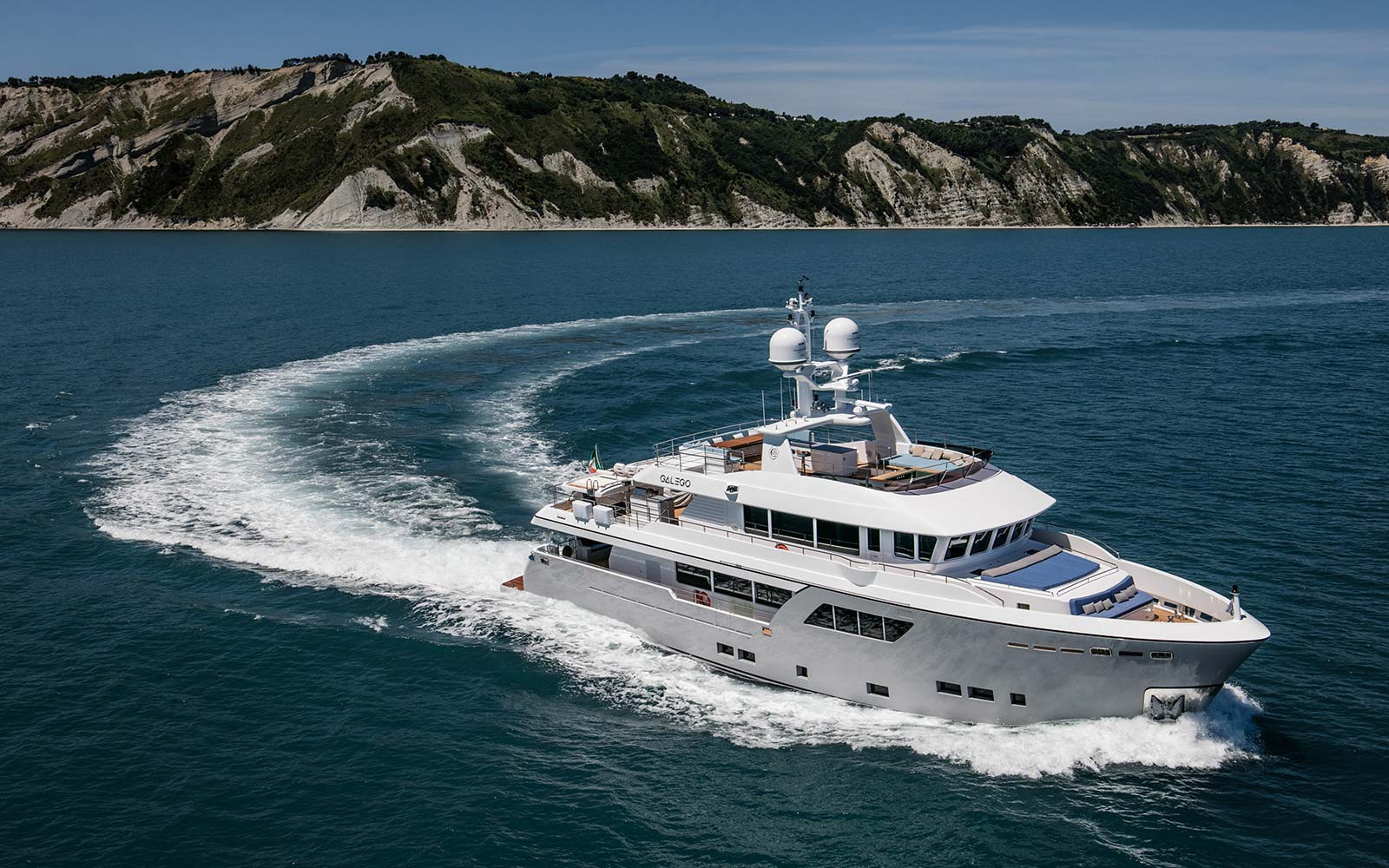 https://arconyachts.ams3.digitaloceanspaces.com/41215/conversions/450_5650542670-optimize.jpg