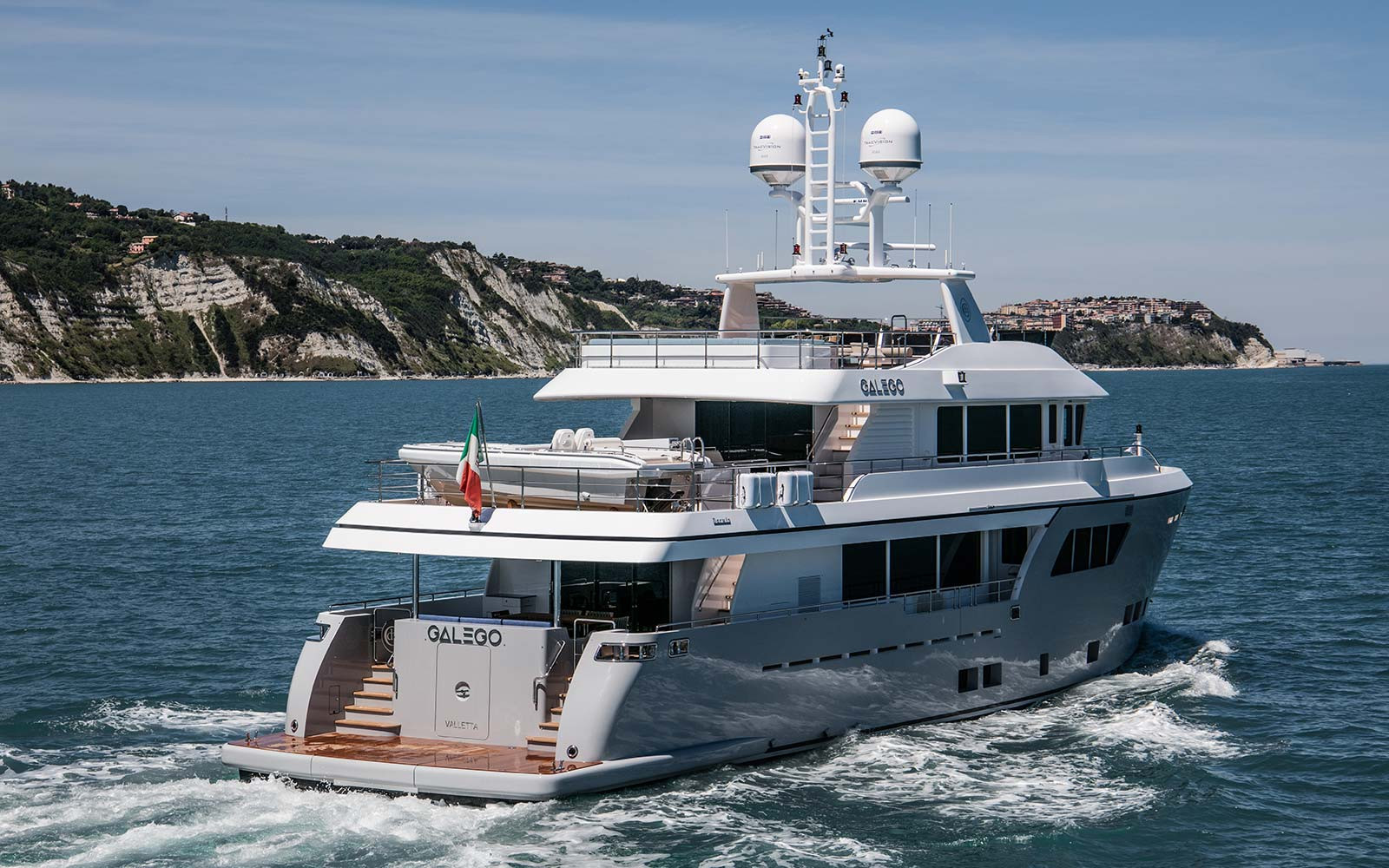 https://arconyachts.ams3.digitaloceanspaces.com/41228/conversions/450_9476520005-optimize.jpg