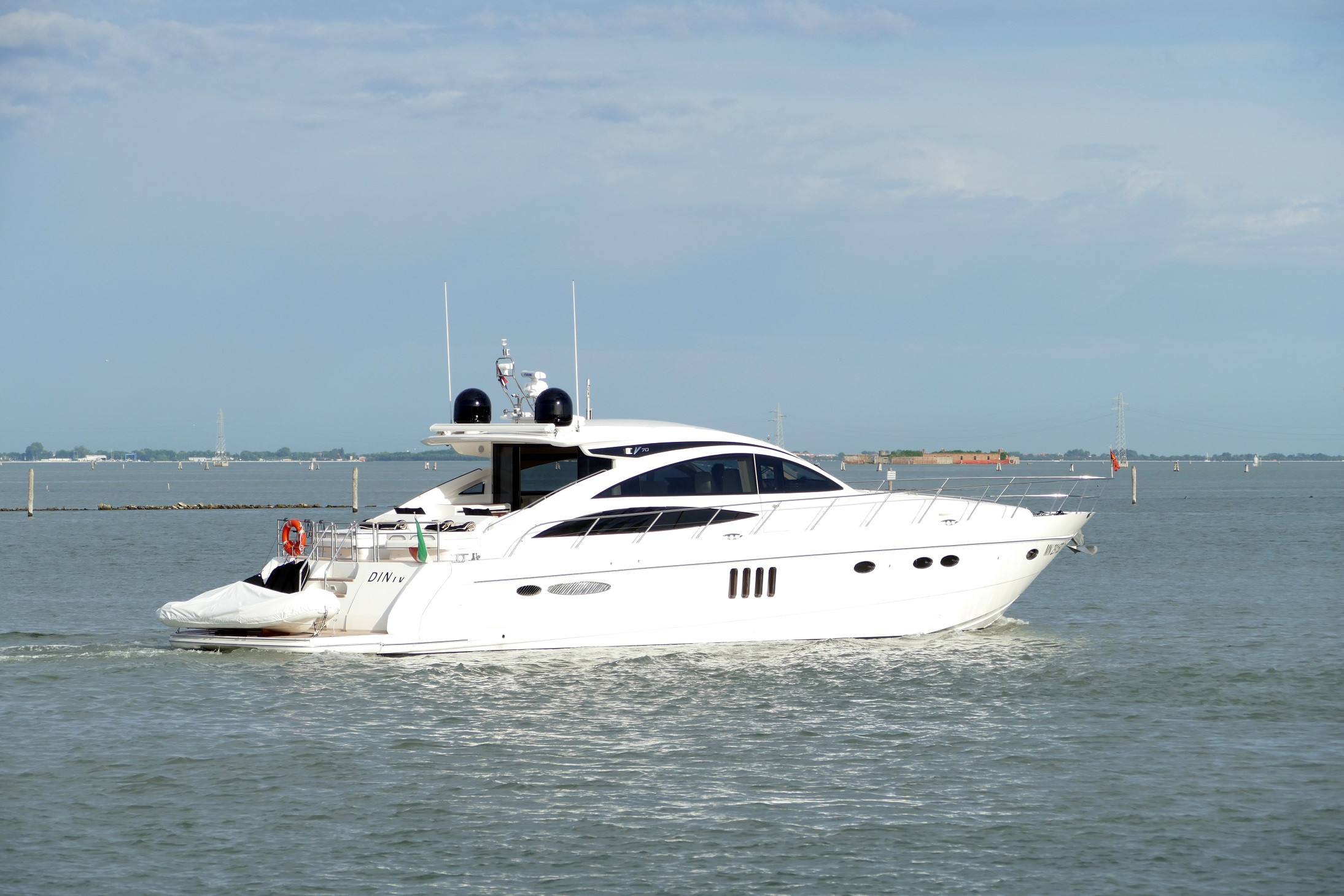 https://arconyachts.ams3.digitaloceanspaces.com/41654/conversions/741_5576768321-optimize.jpg
