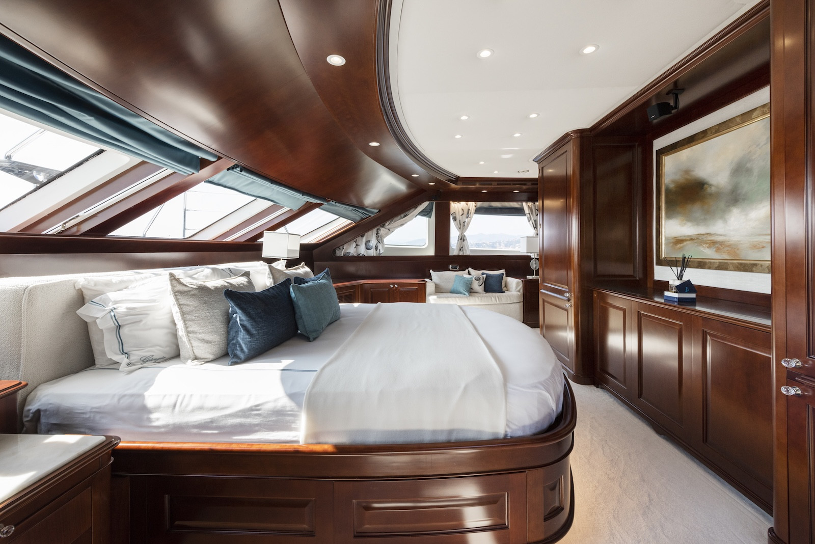 https://arconyachts.ams3.digitaloceanspaces.com/43500/conversions/QMlQ95rftUShpddfr9uK0do5DwIU3BHMyaGsZjK5-optimize.jpg