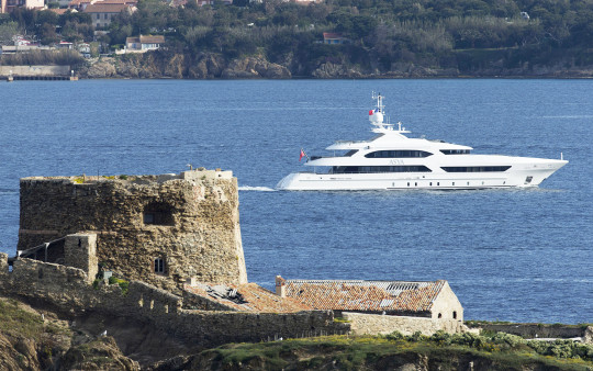 Heesen ASYA