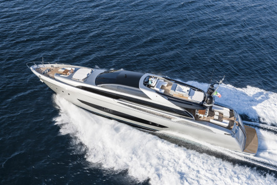 Riva MYTHOS