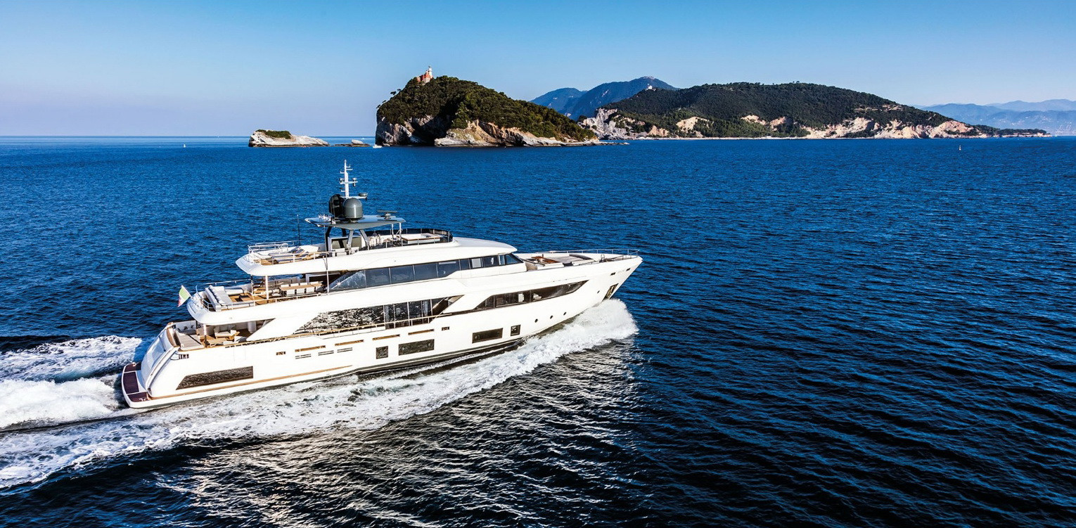 Custom Line Navetta 37