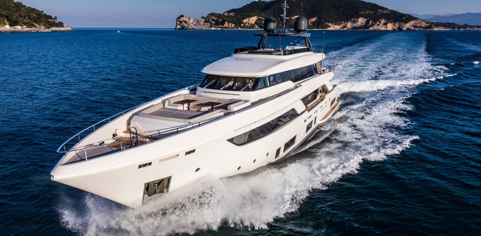 Custom Line Navetta 37