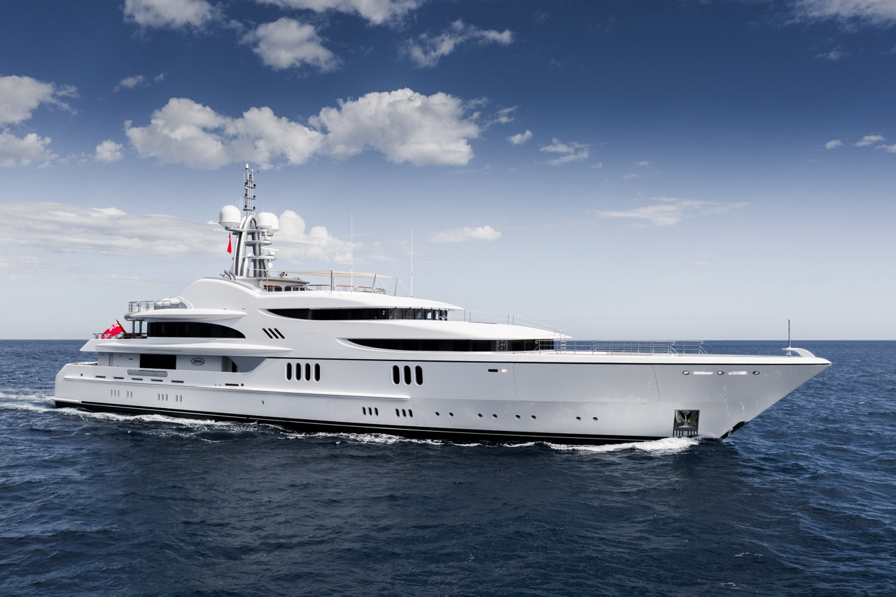 Feadship 67m FIREBIRD