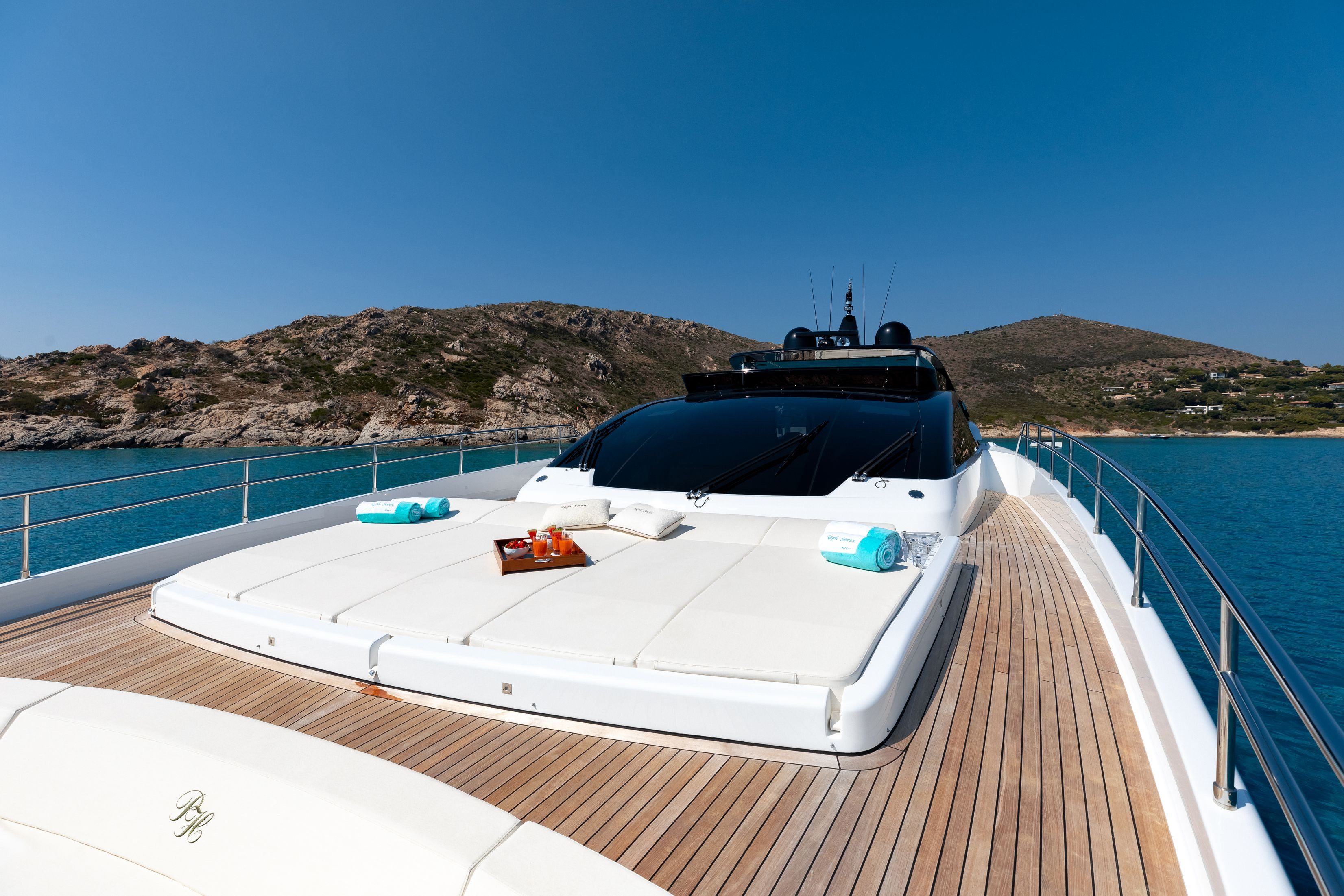 https://arconyachts.ams3.digitaloceanspaces.com/47534/conversions/747_3946159779-optimize.jpg