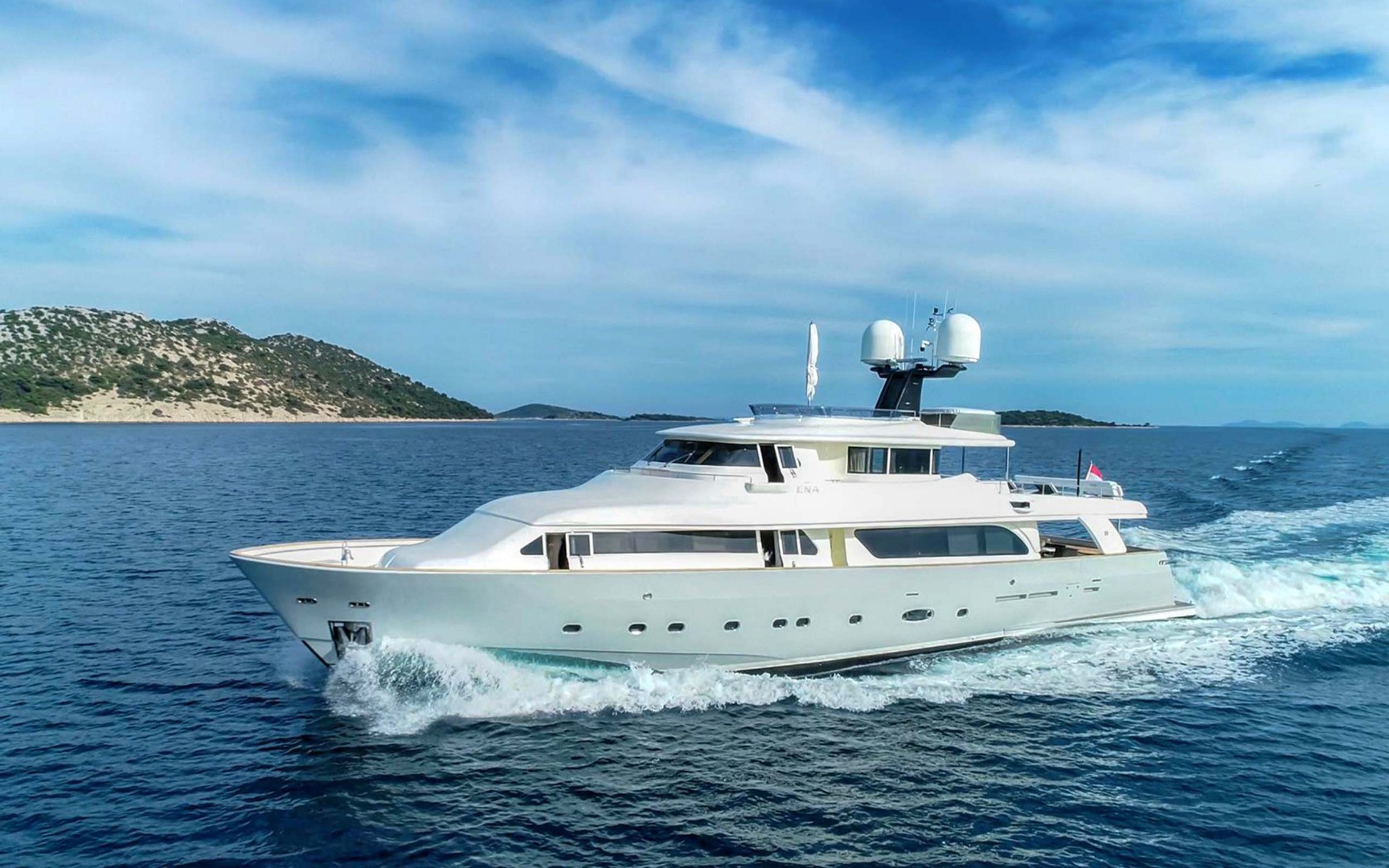 https://arconyachts.ams3.digitaloceanspaces.com/47690/conversions/789_9649042395-optimize.jpg