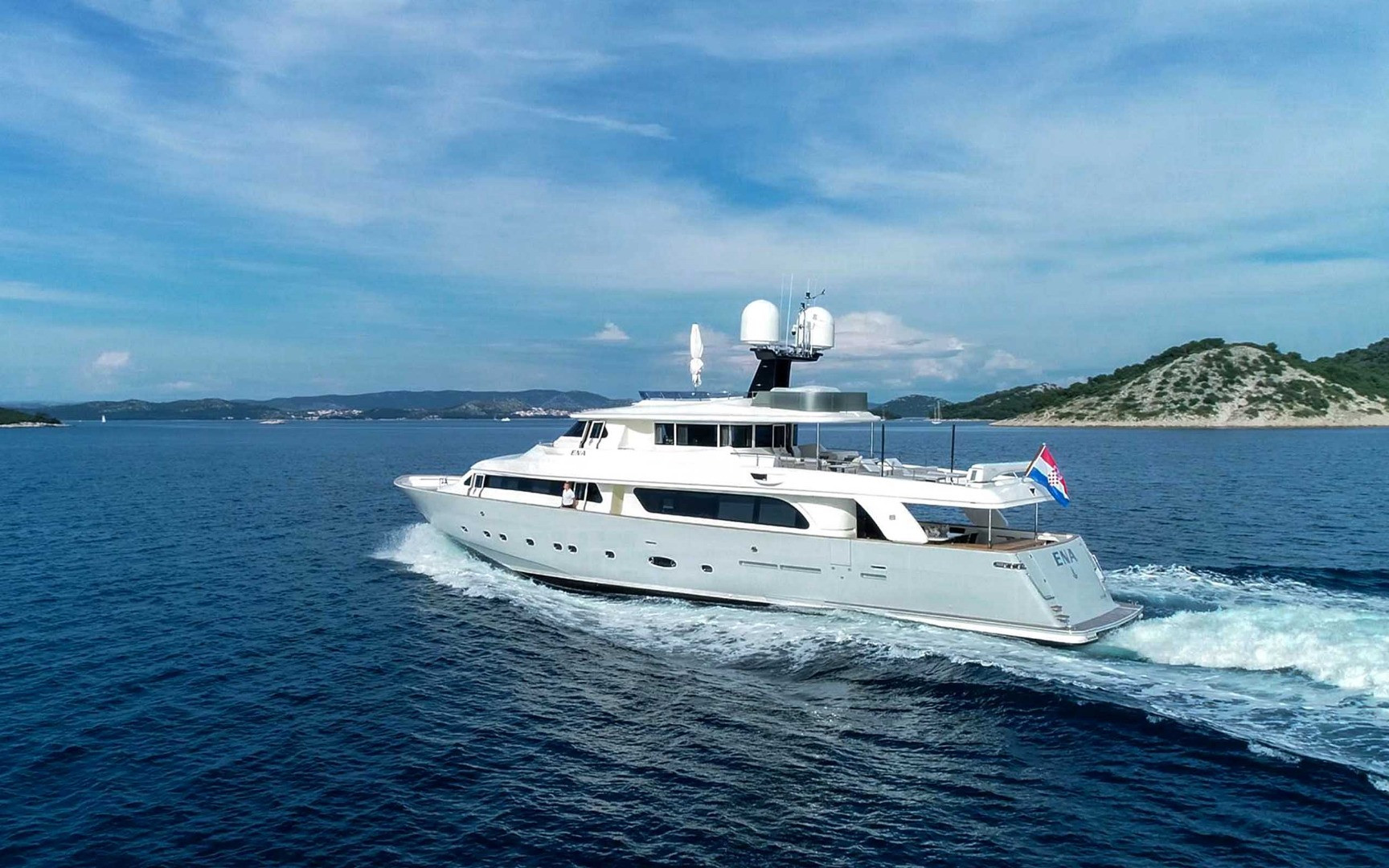 https://arconyachts.ams3.digitaloceanspaces.com/47695/conversions/789_8698171059-optimize.jpg