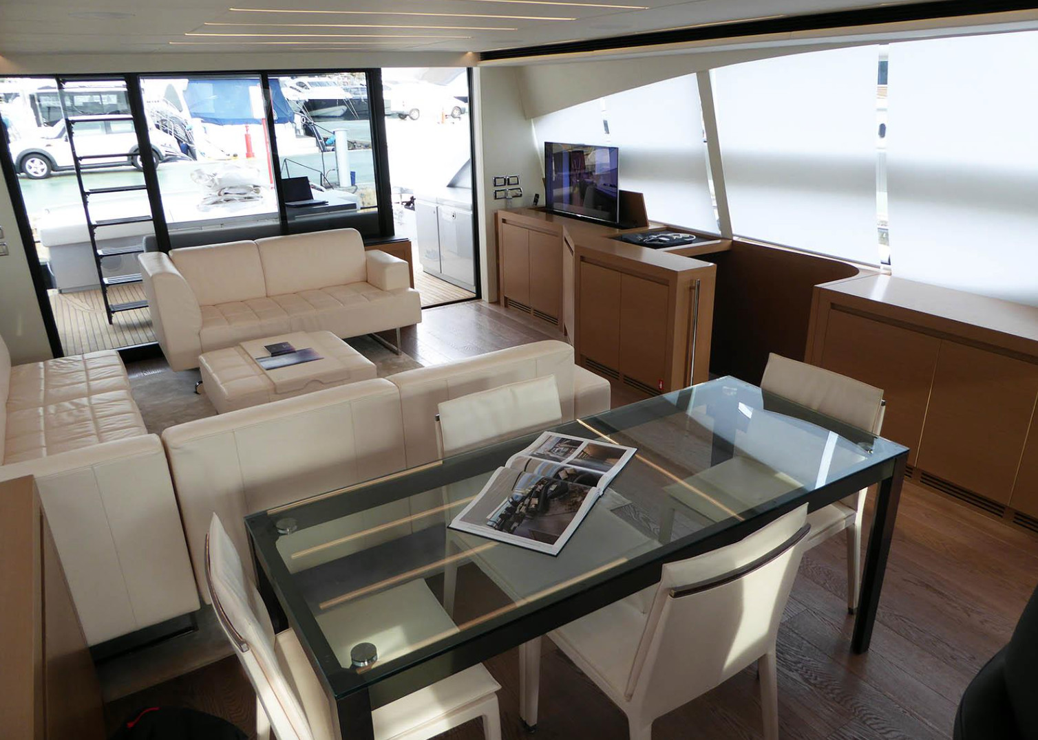 https://arconyachts.ams3.digitaloceanspaces.com/48139/conversions/567_5181637665-optimize.jpg