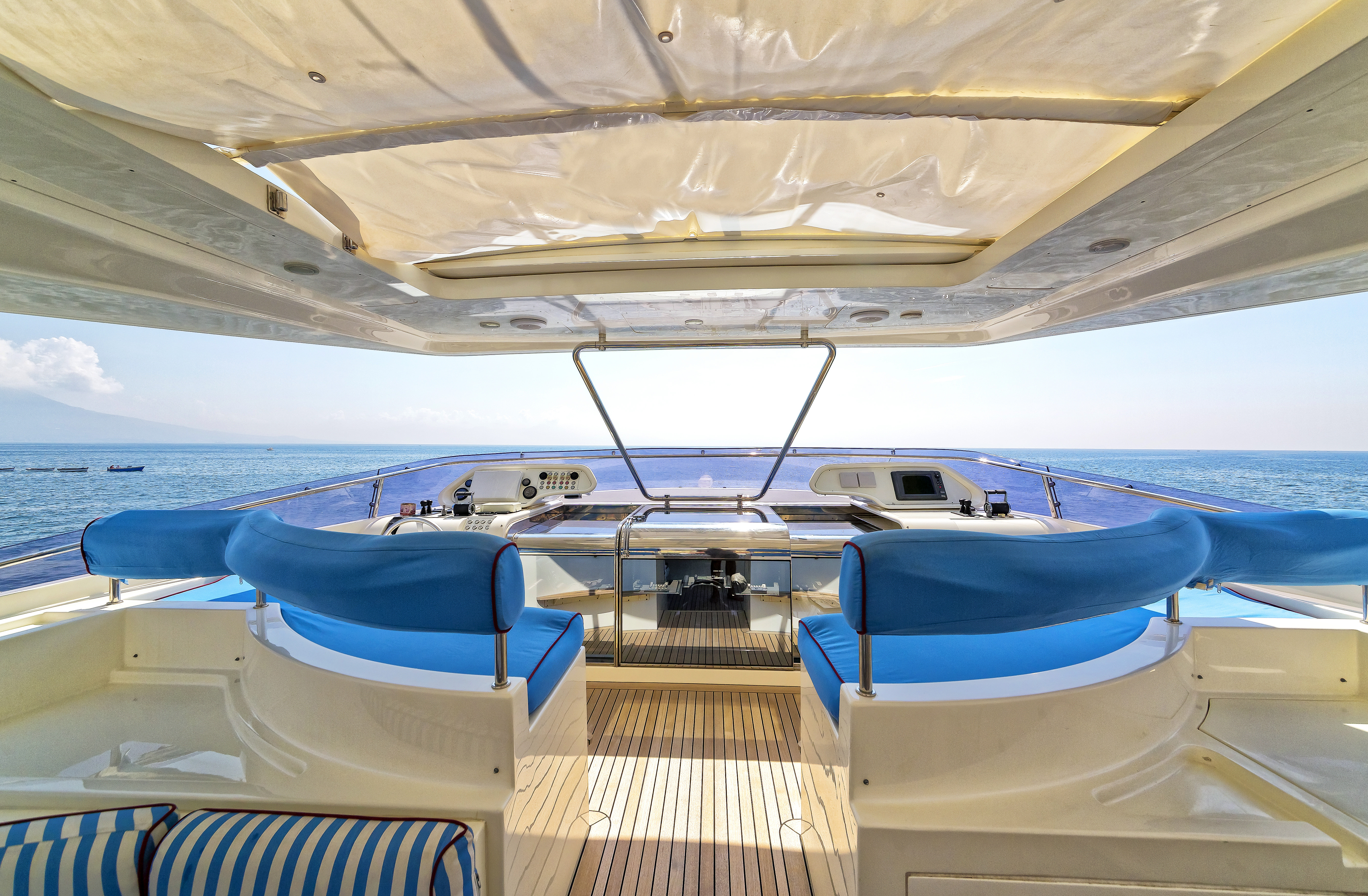 https://arconyachts.ams3.digitaloceanspaces.com/48648/conversions/680_5574489842-optimize.jpg