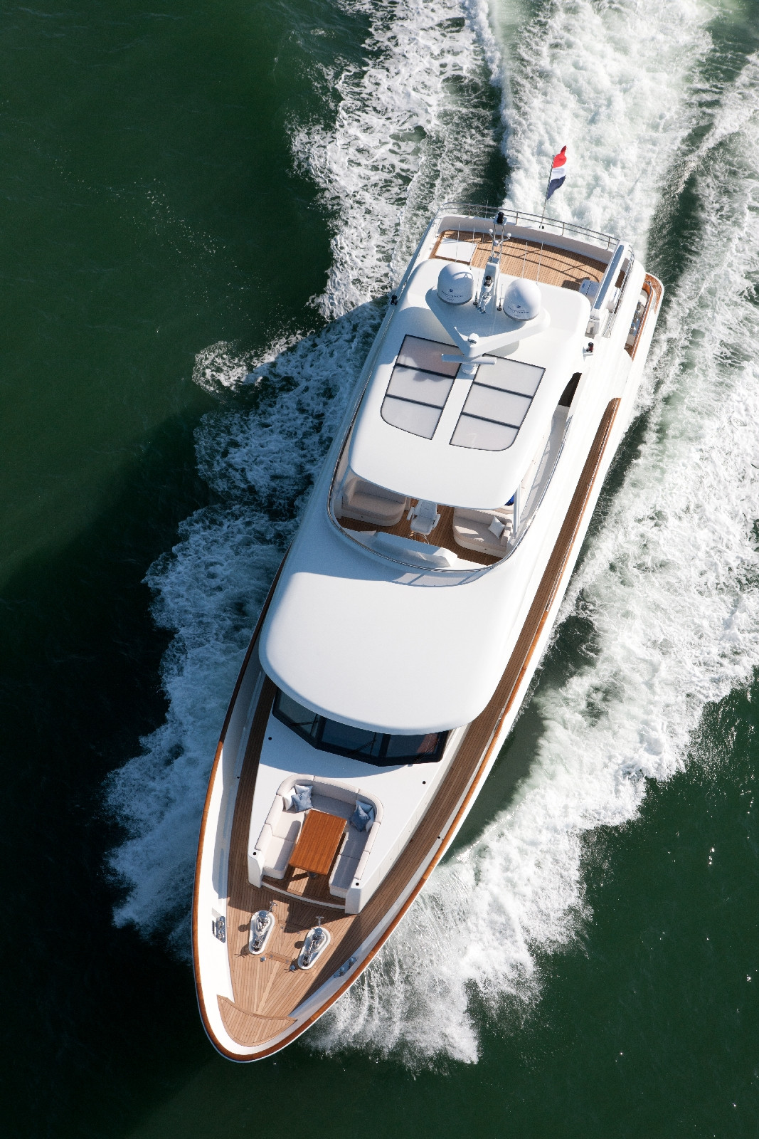 https://arconyachts.ams3.digitaloceanspaces.com/48713/conversions/752_2067950735-optimize.jpg