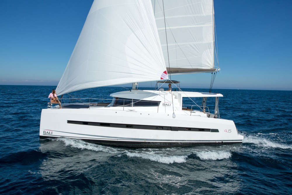 https://arconyachts.ams3.digitaloceanspaces.com/49653/conversions/427_9130737780-optimize.jpg
