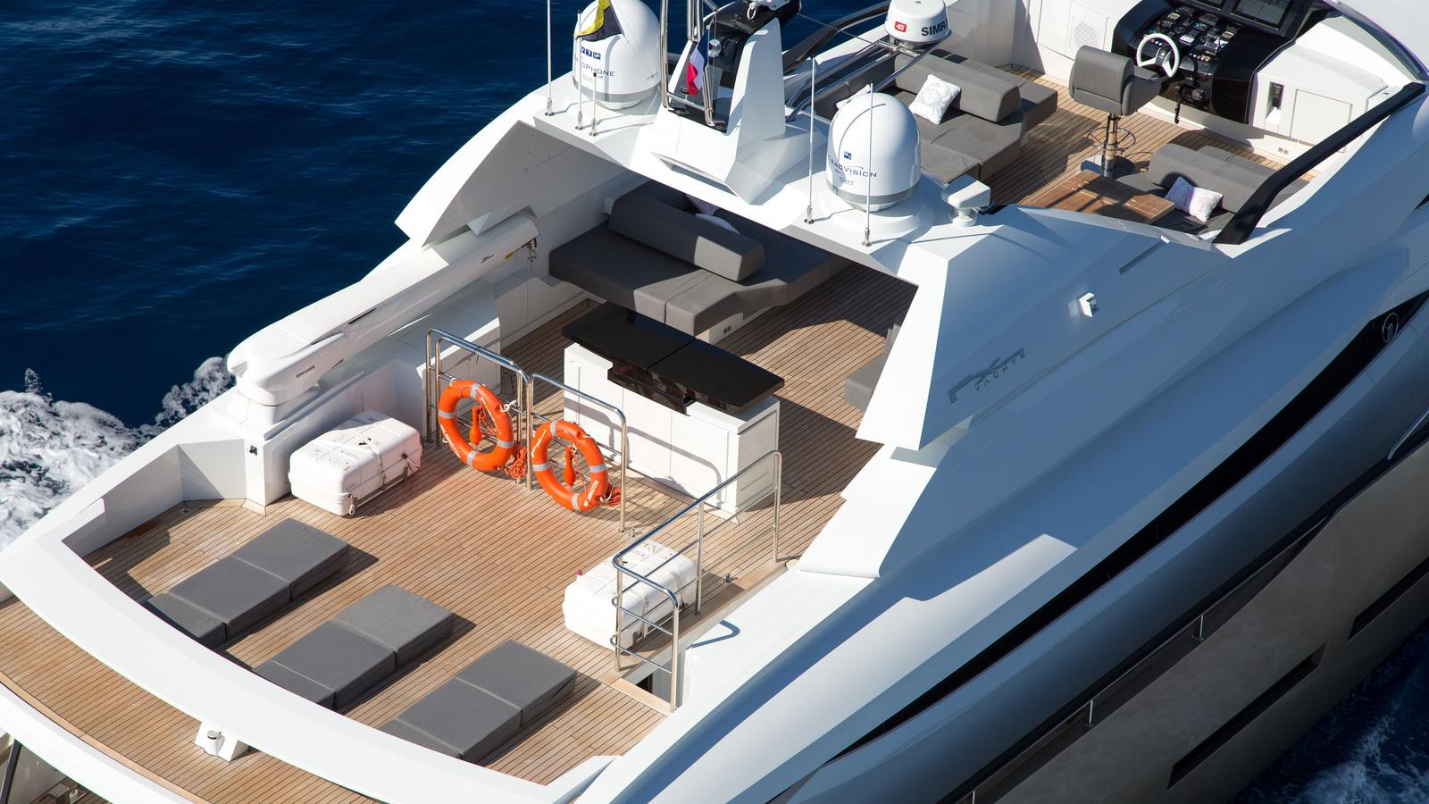 FX Yachts KEROS ISLAND