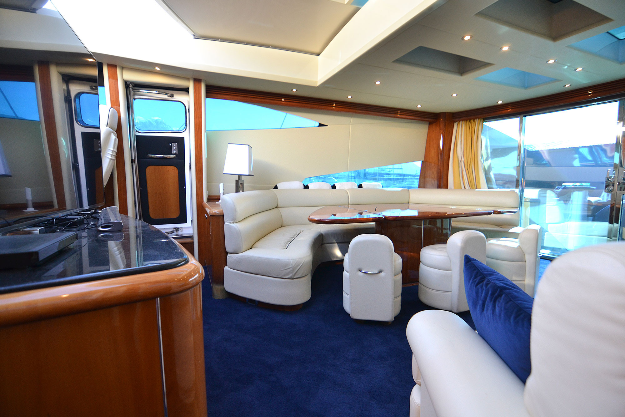 https://arconyachts.ams3.digitaloceanspaces.com/50028/conversions/391_8500219140-optimize.jpg