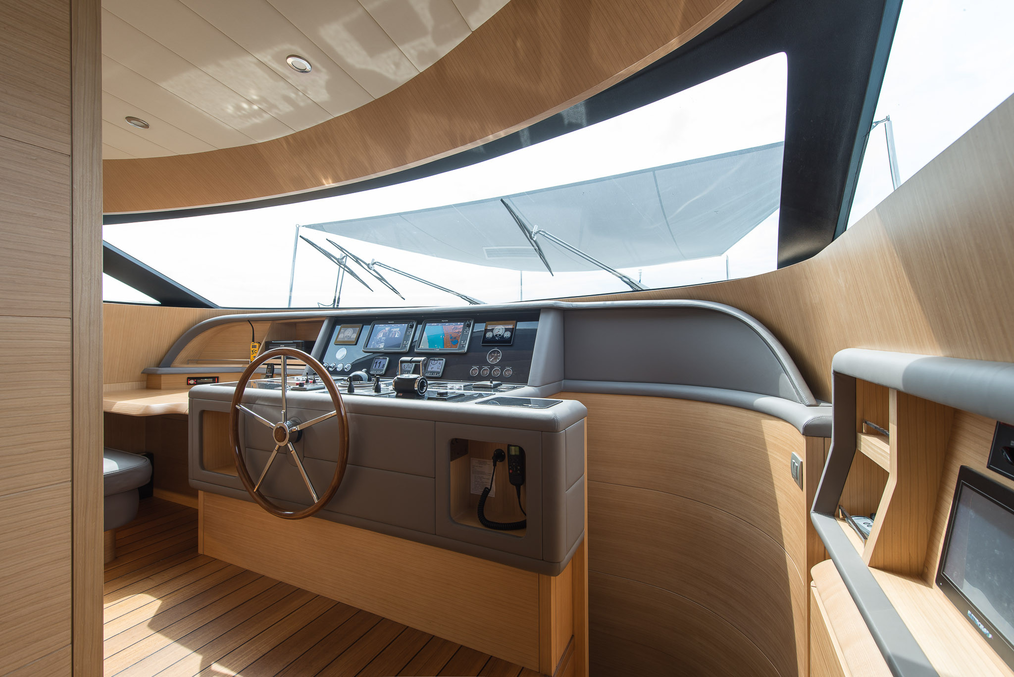 https://arconyachts.ams3.digitaloceanspaces.com/50568/conversions/803_4143740211-optimize.jpg
