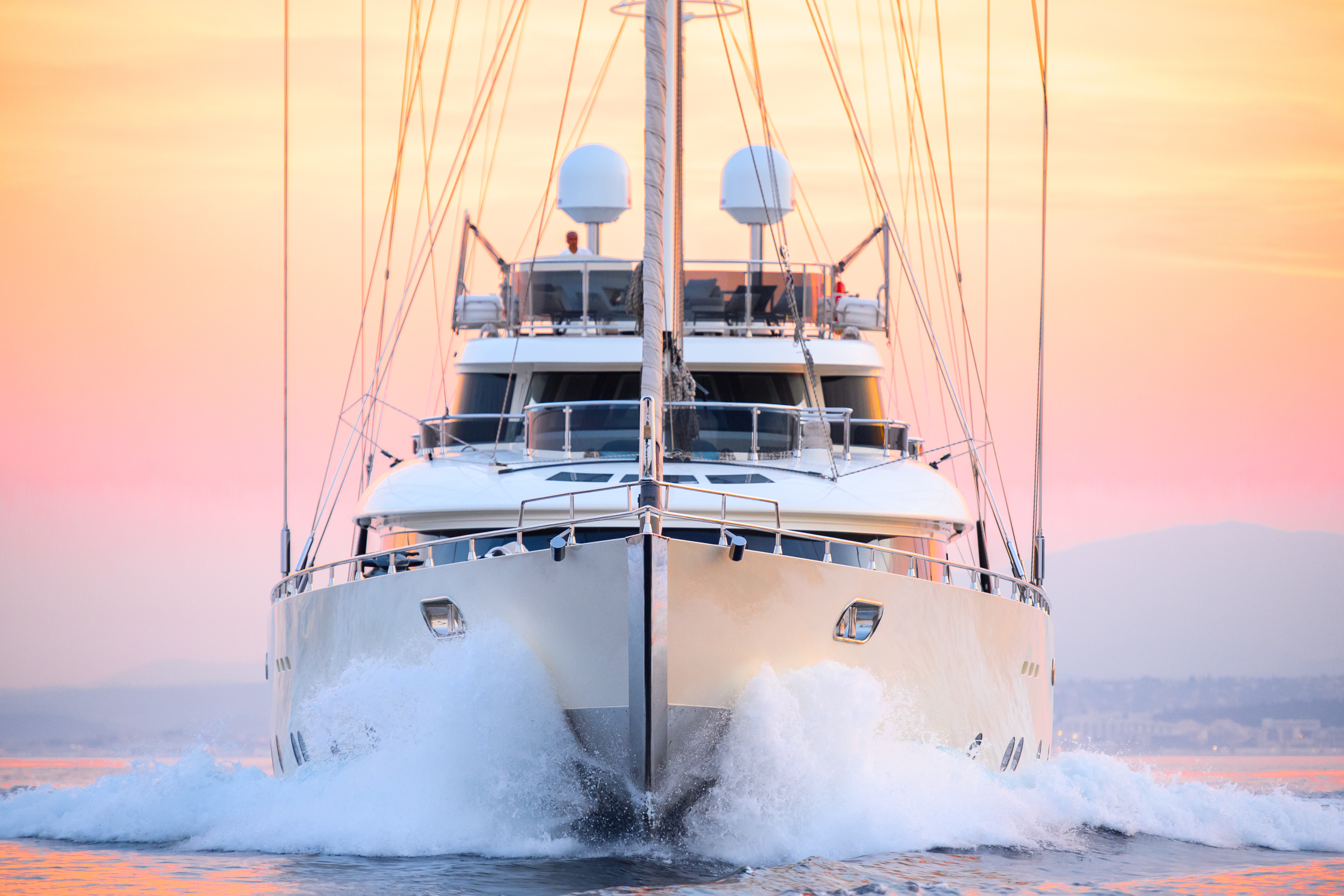 https://arconyachts.ams3.digitaloceanspaces.com/50710/conversions/682_4799513492-optimize.jpg