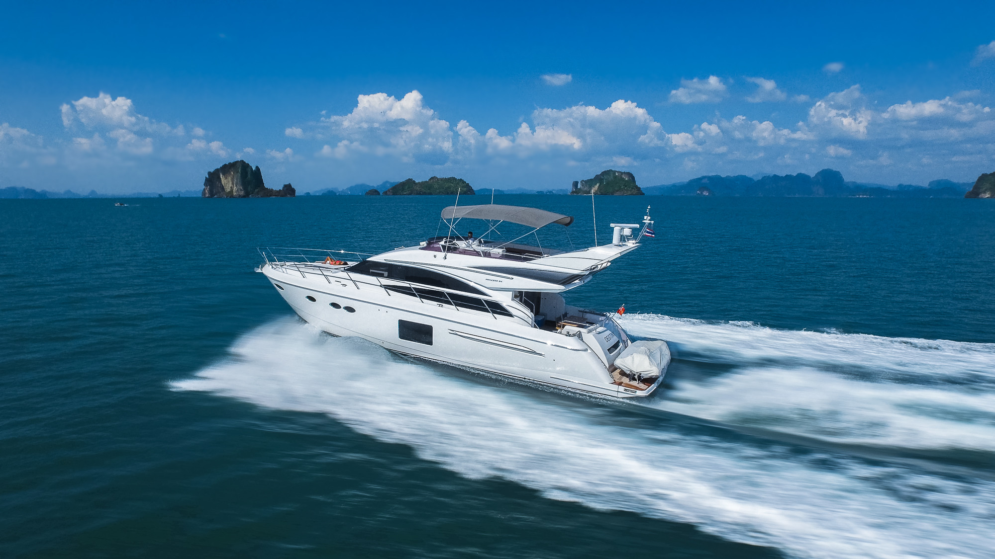https://arconyachts.ams3.digitaloceanspaces.com/51318/conversions/805_8029299263-optimize.jpg