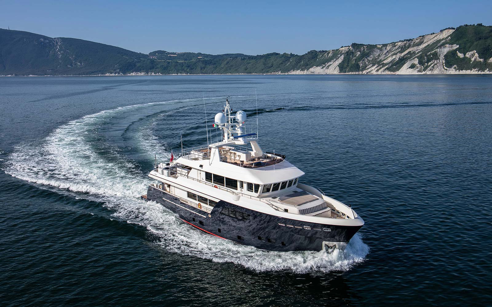 https://arconyachts.ams3.digitaloceanspaces.com/51512/conversions/911_3273370842-optimize.jpg