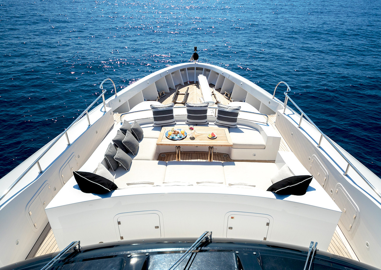 https://arconyachts.ams3.digitaloceanspaces.com/51618/conversions/808_7406830782-optimize.jpg