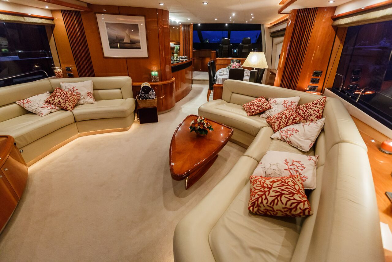 https://arconyachts.ams3.digitaloceanspaces.com/51793/conversions/537_5521685696-optimize.jpg