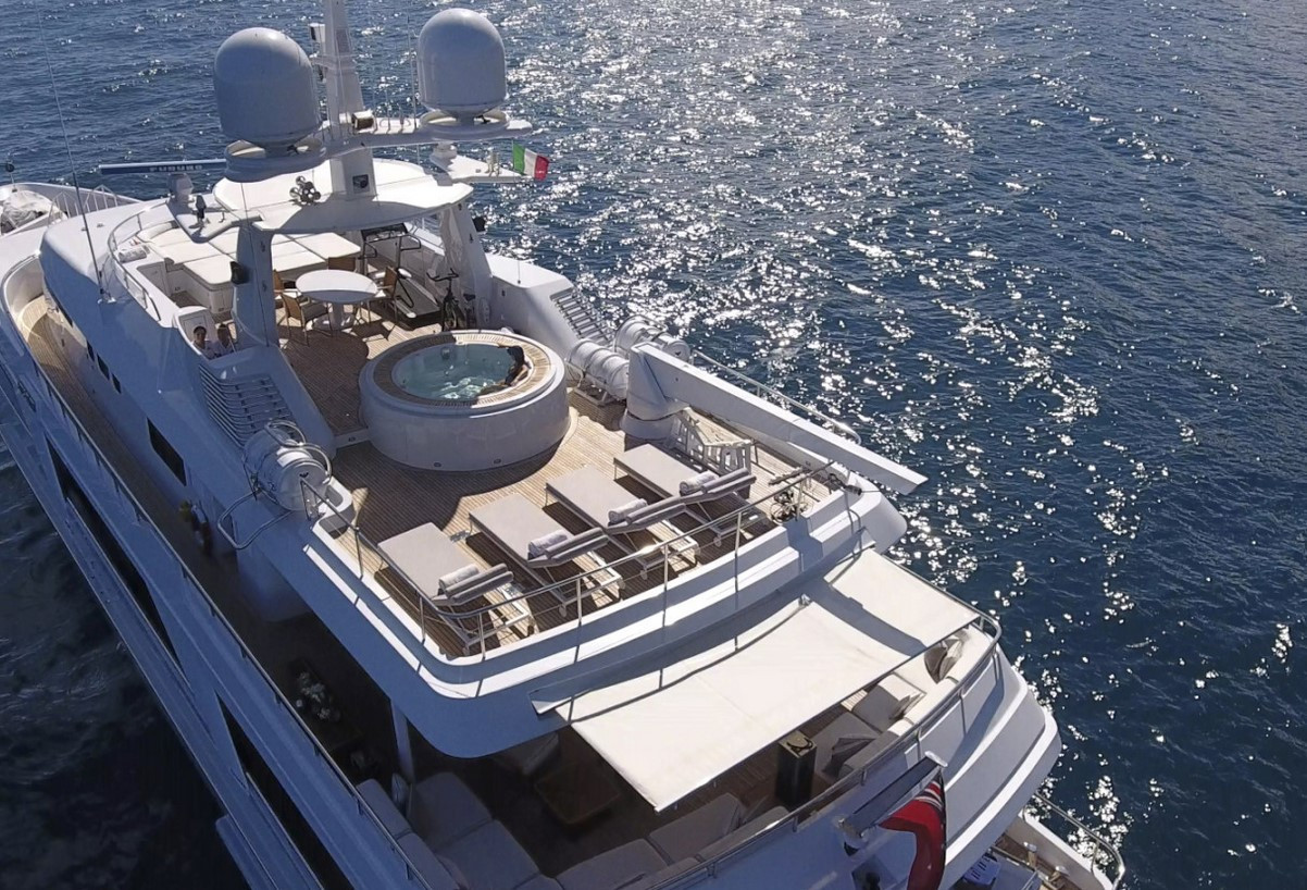 https://arconyachts.ams3.digitaloceanspaces.com/52482/conversions/45_0022623411-optimize.jpg