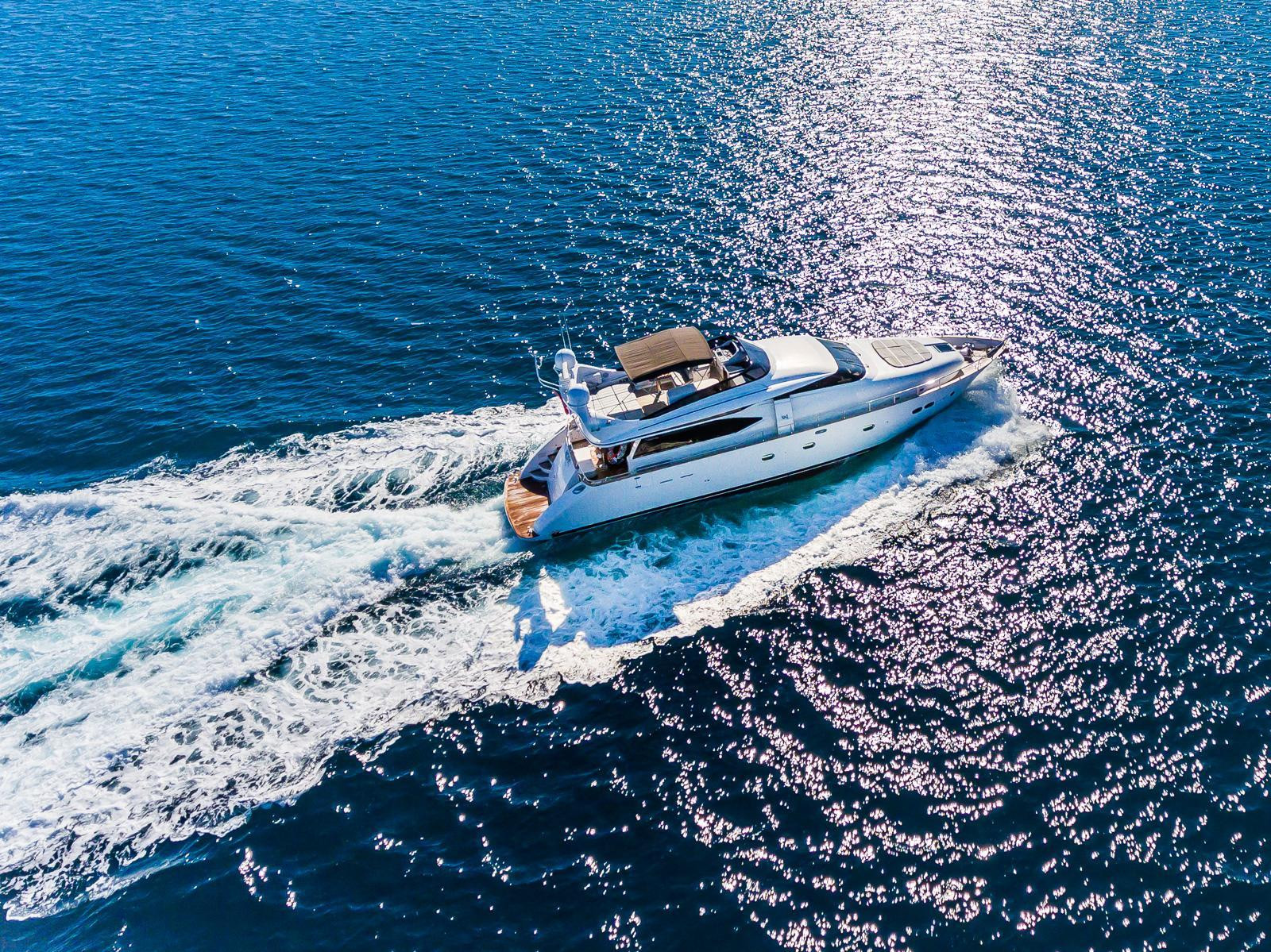 https://arconyachts.ams3.digitaloceanspaces.com/52511/conversions/886_1213462716-optimize.jpg