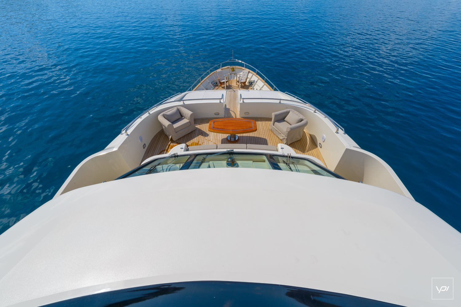 https://arconyachts.ams3.digitaloceanspaces.com/52681/conversions/305_9705572967-optimize.jpg