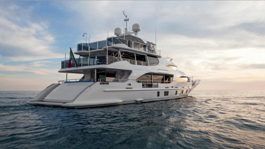 Benetti Tradition Supreme 108'