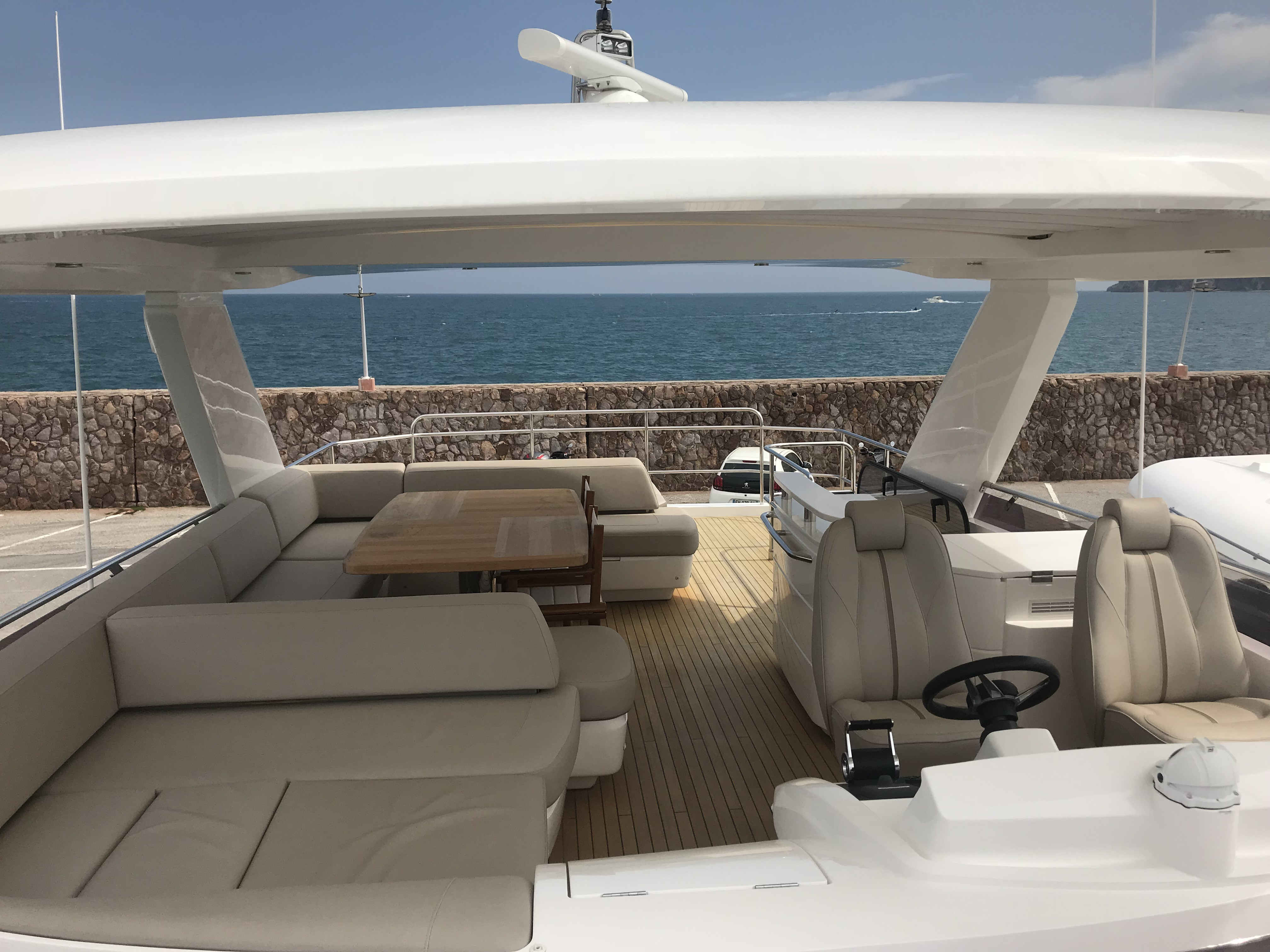 https://arconyachts.ams3.digitaloceanspaces.com/53930/conversions/696_7635663858-optimize.jpg
