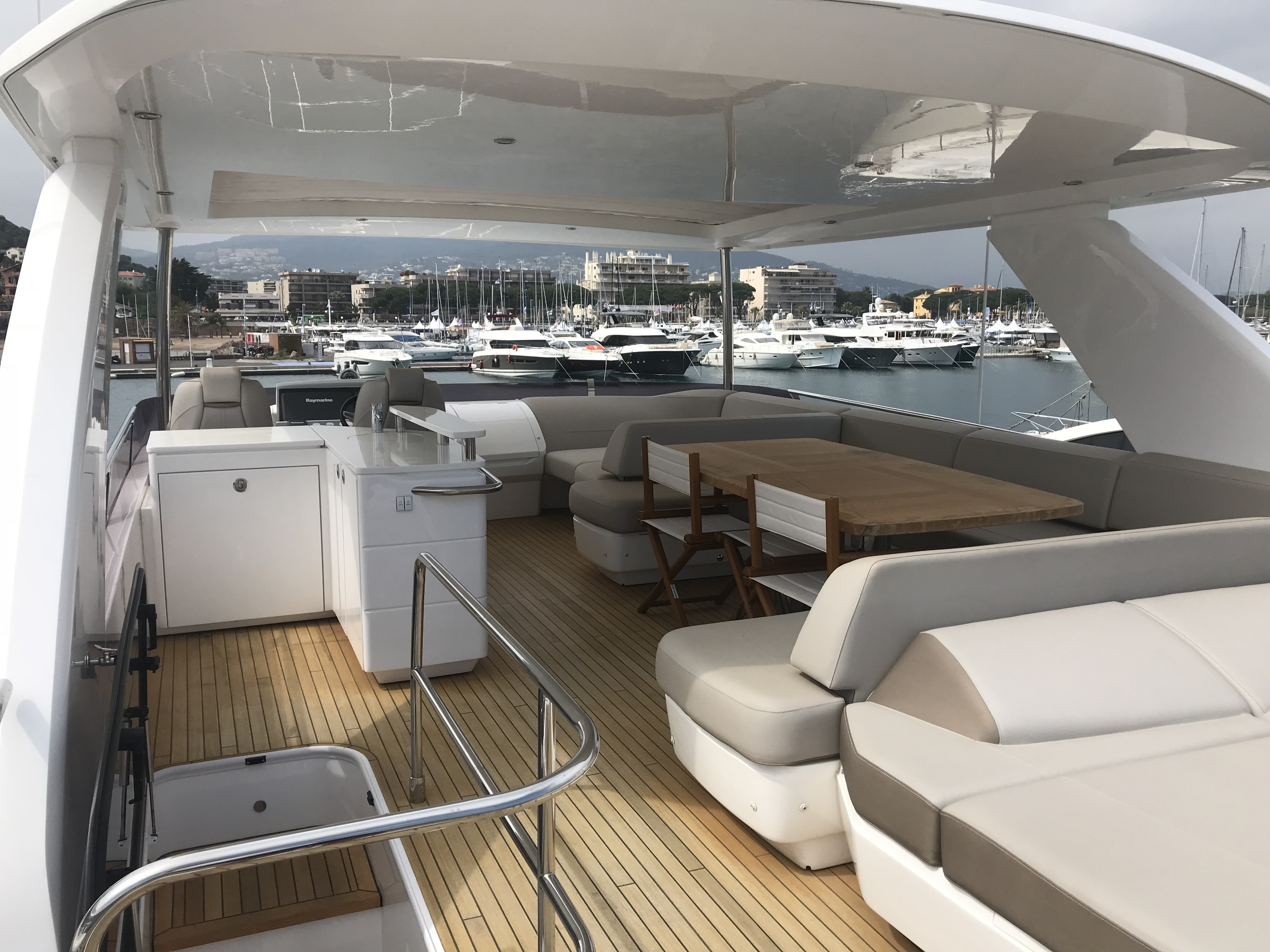 https://arconyachts.ams3.digitaloceanspaces.com/53939/conversions/696_2775680229-optimize.jpg