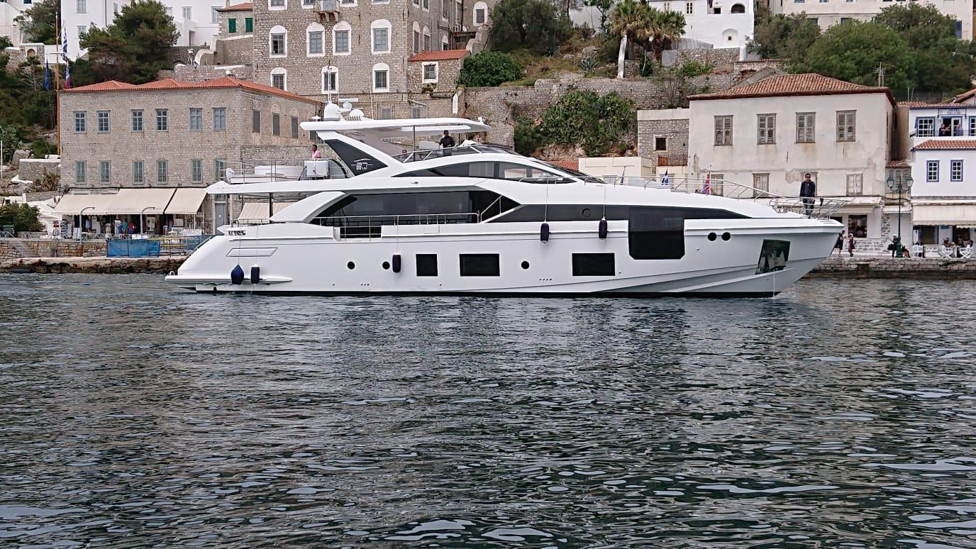 AZIMUT GRANDE 27 METRI