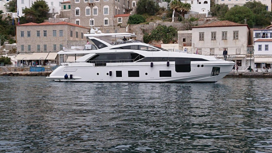 AZIMUT GRANDE 27 METRI
