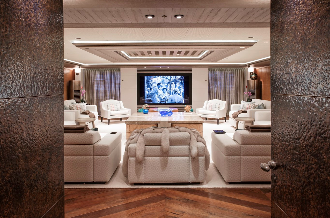 https://arconyachts.ams3.digitaloceanspaces.com/55029/conversions/large_4670035-optimize.jpg