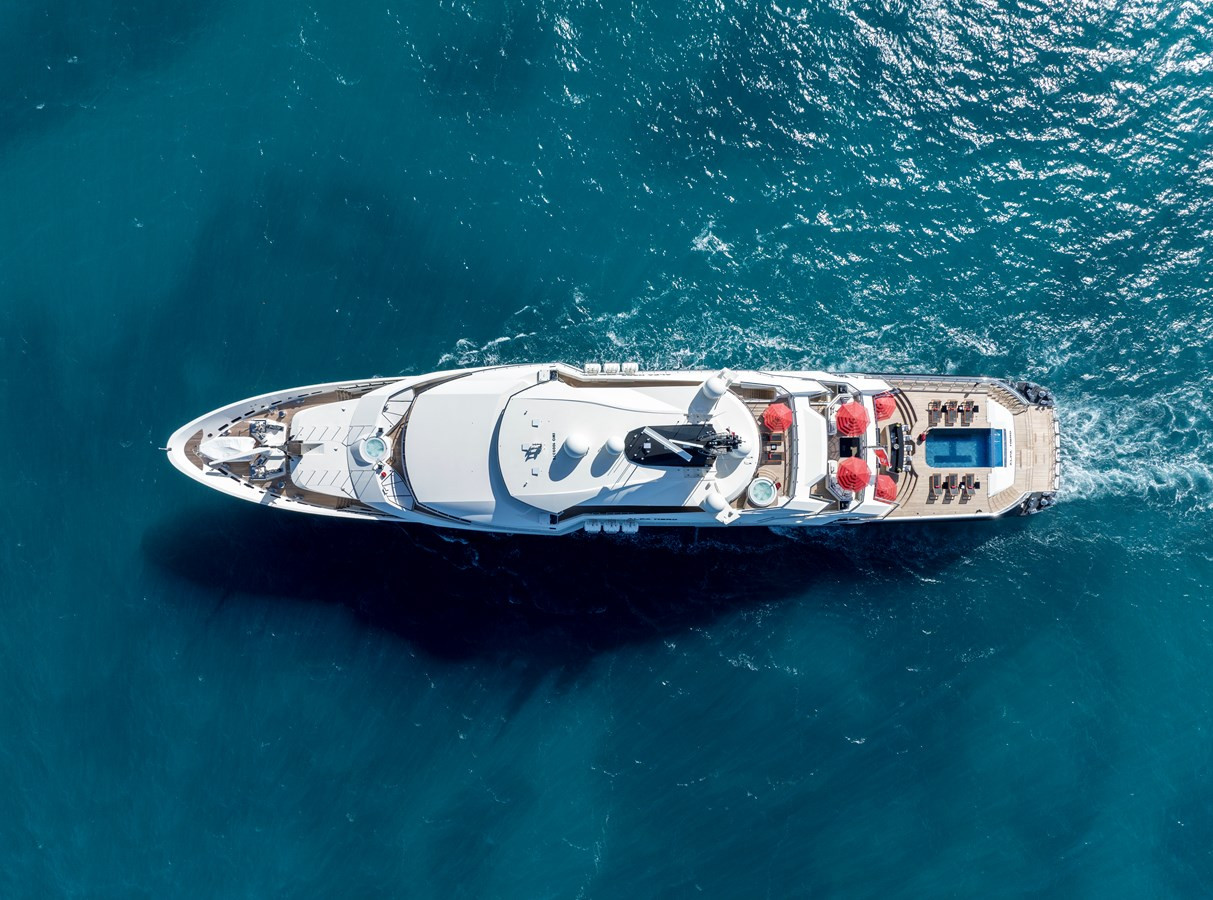 https://arconyachts.ams3.digitaloceanspaces.com/55055/conversions/large_4759694-optimize.jpg