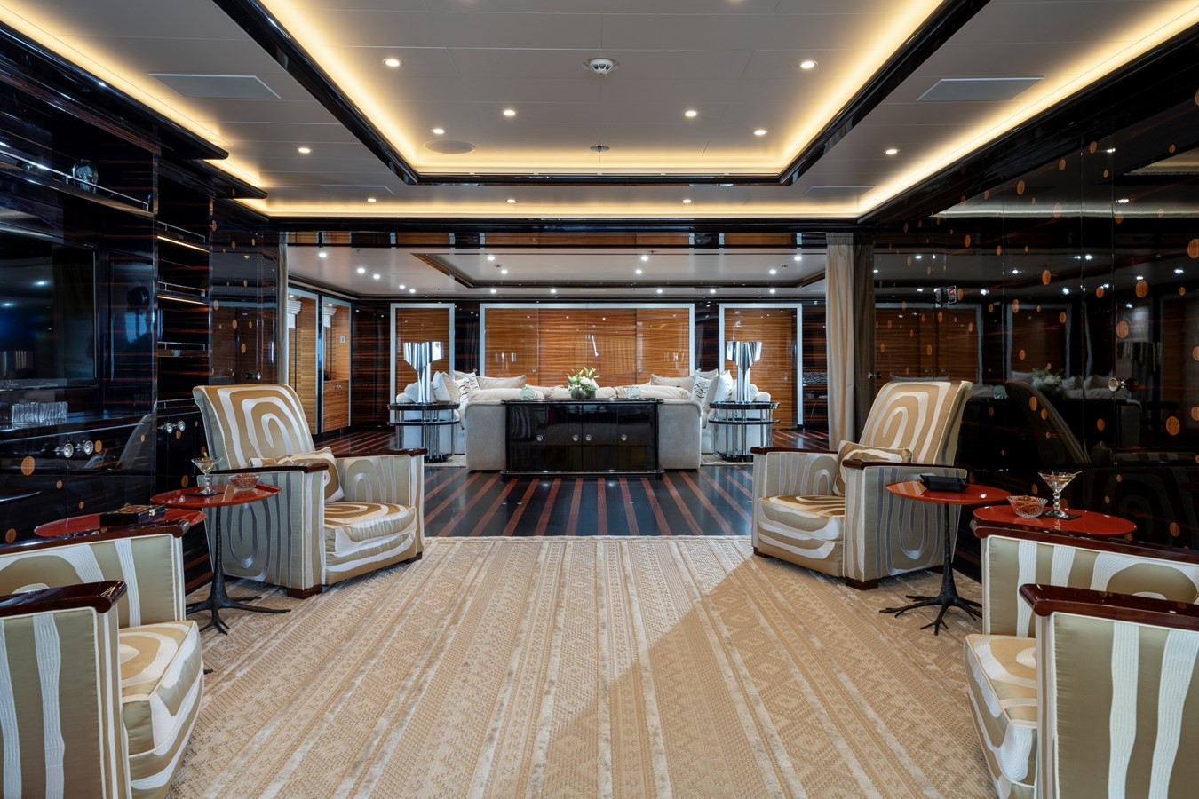 https://arconyachts.ams3.digitaloceanspaces.com/55136/conversions/large_4759764-optimize.jpg