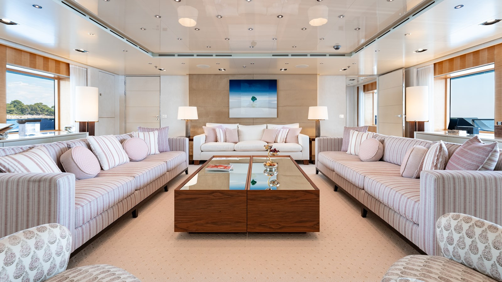 https://arconyachts.ams3.digitaloceanspaces.com/55222/conversions/large_4268567-optimize.jpg