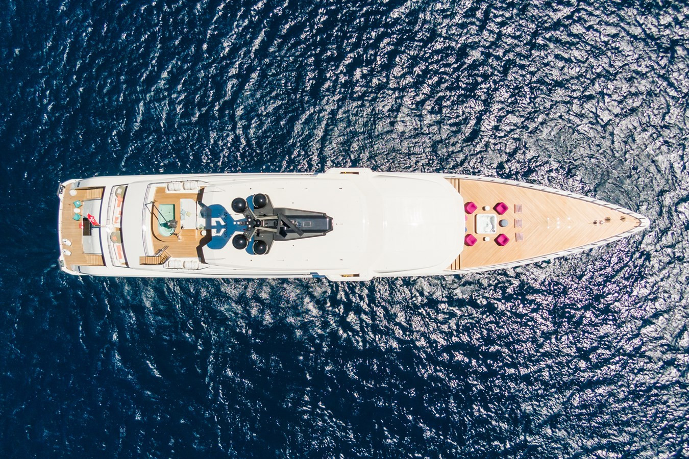https://arconyachts.ams3.digitaloceanspaces.com/55479/conversions/large_4800137-optimize.jpg