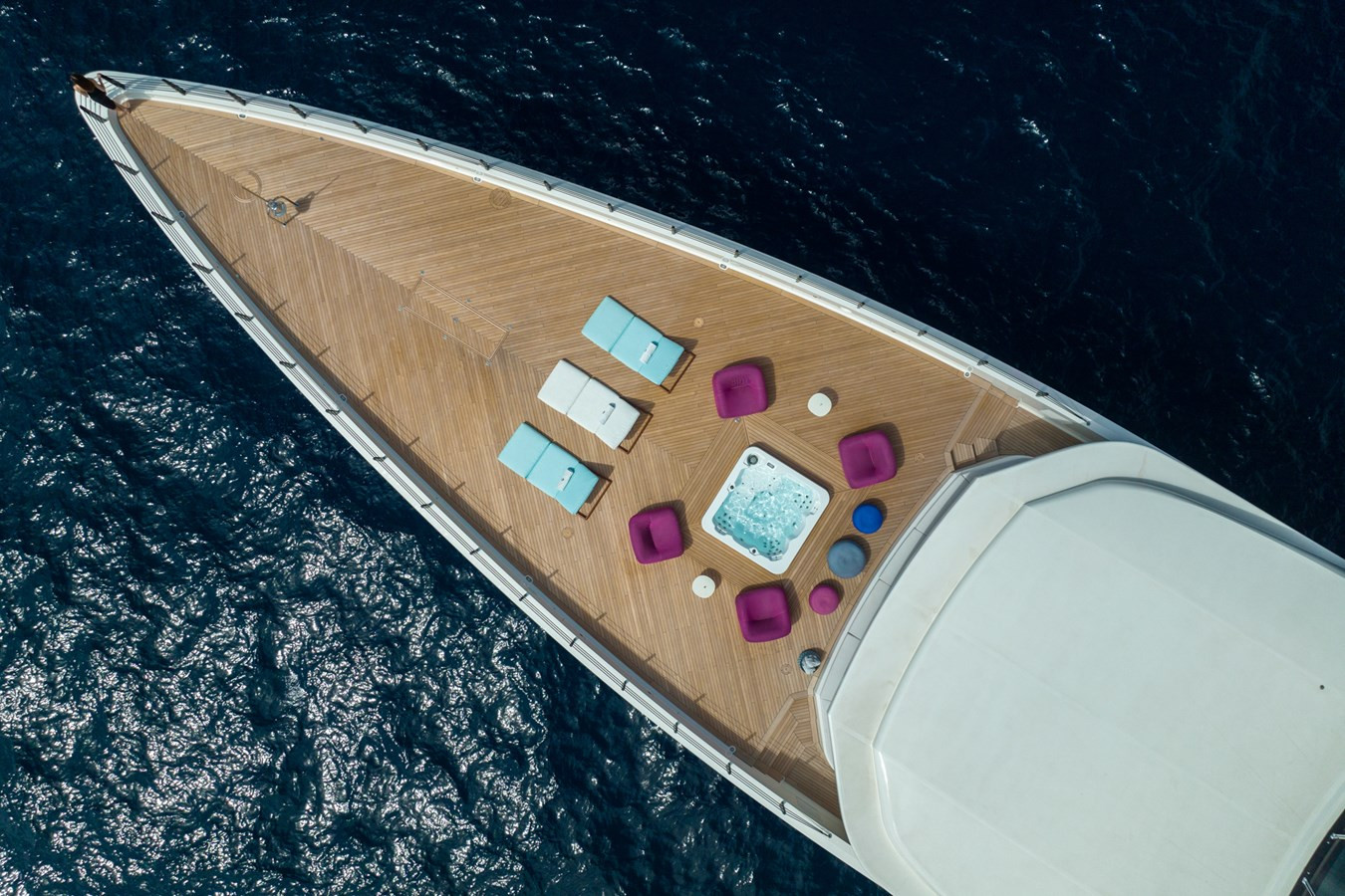 https://arconyachts.ams3.digitaloceanspaces.com/55509/conversions/large_4800148-optimize.jpg