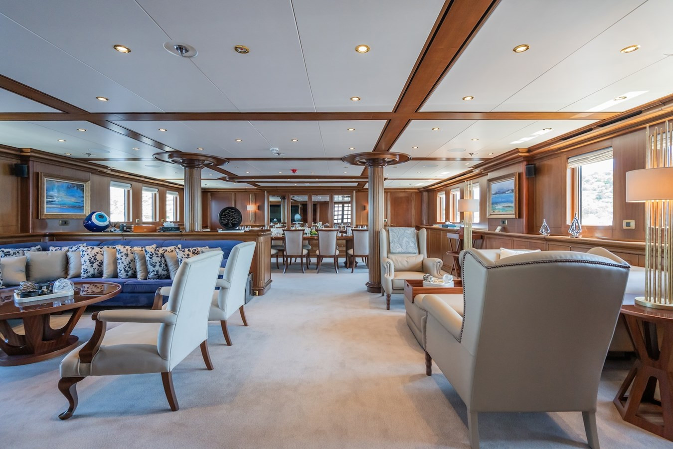 https://arconyachts.ams3.digitaloceanspaces.com/55510/conversions/large_4818618-optimize.jpg