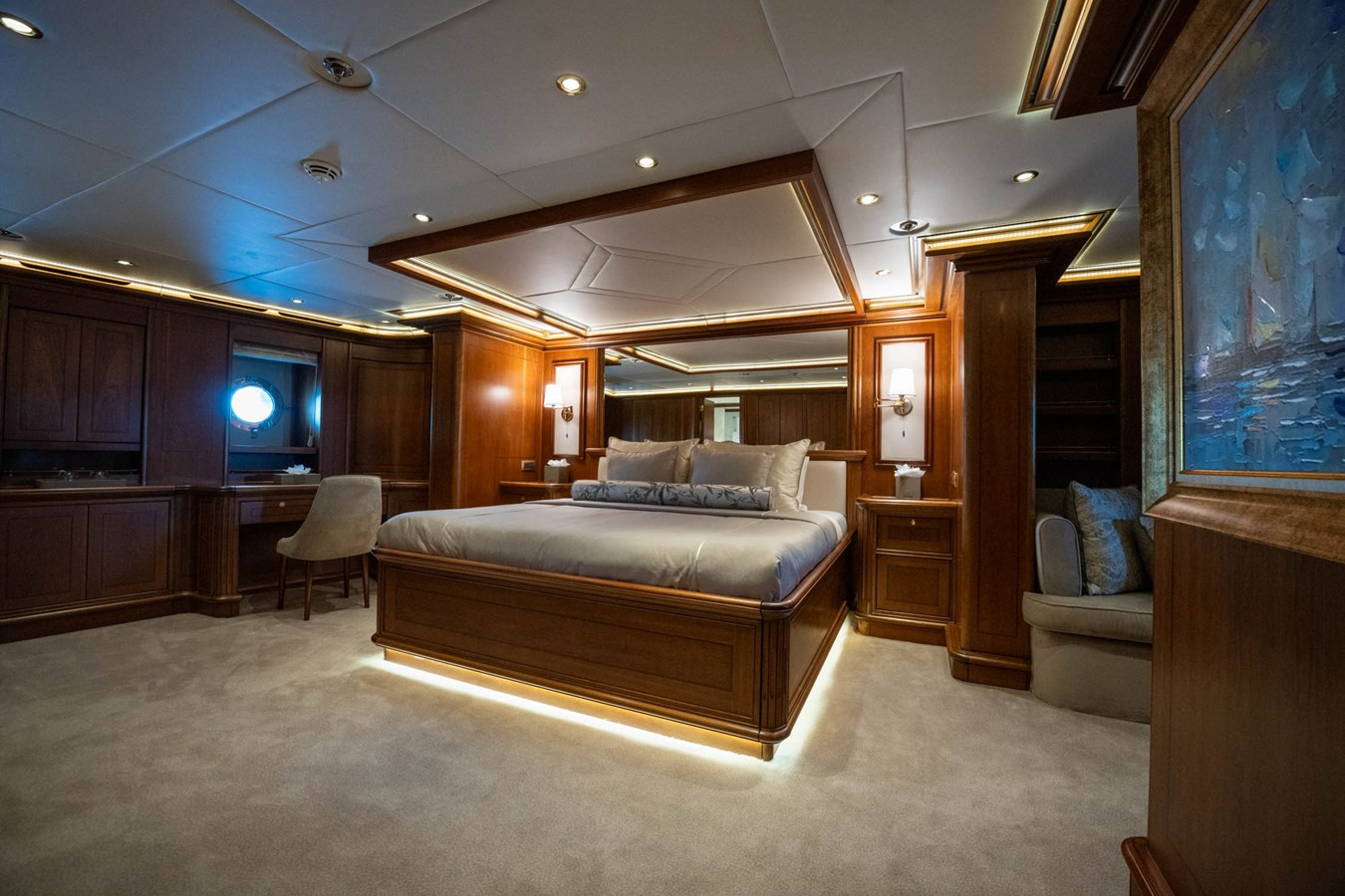https://arconyachts.ams3.digitaloceanspaces.com/55530/conversions/large_4818623-optimize.jpg
