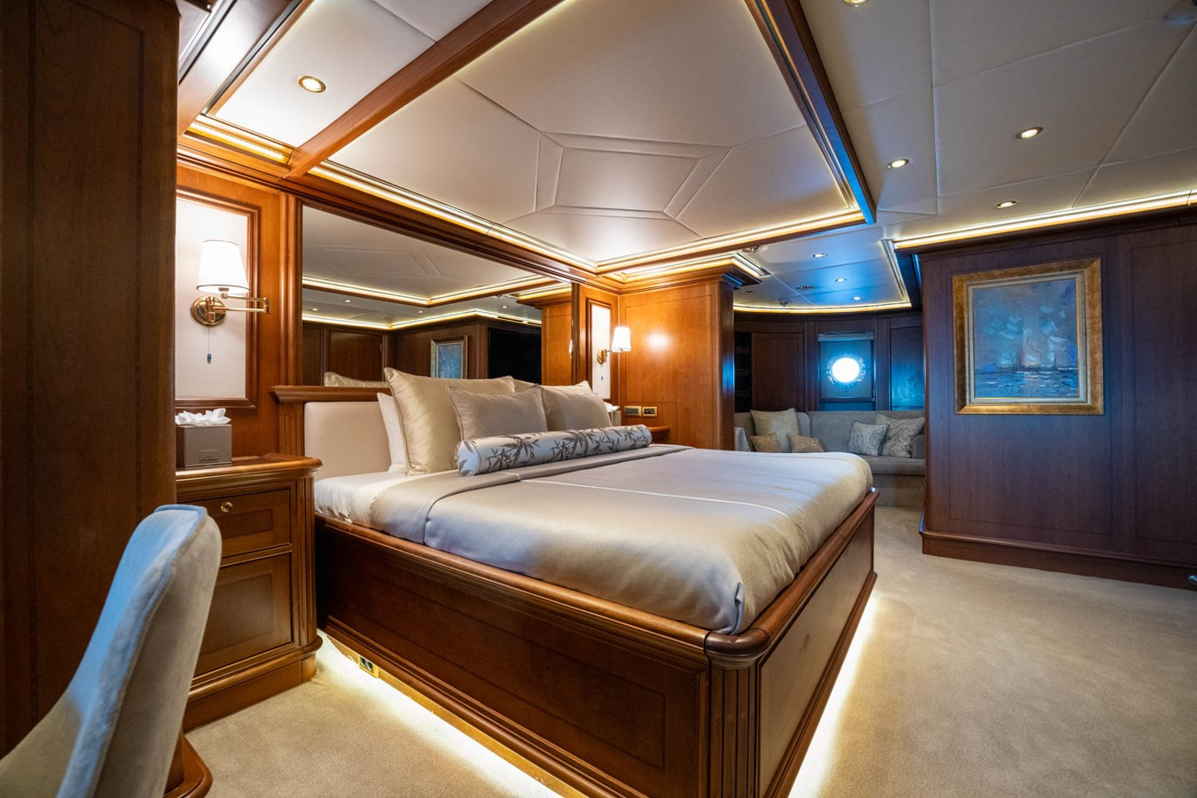 https://arconyachts.ams3.digitaloceanspaces.com/55538/conversions/large_4818626-optimize.jpg